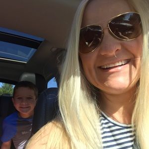 Meet your Posher, Carrie